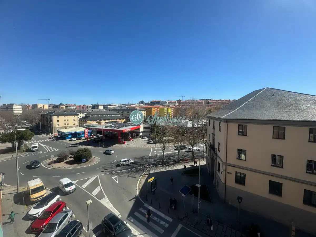 Vista exterior de Pis en venda en Segovia amb Calefacció, Parquet i Terrassa