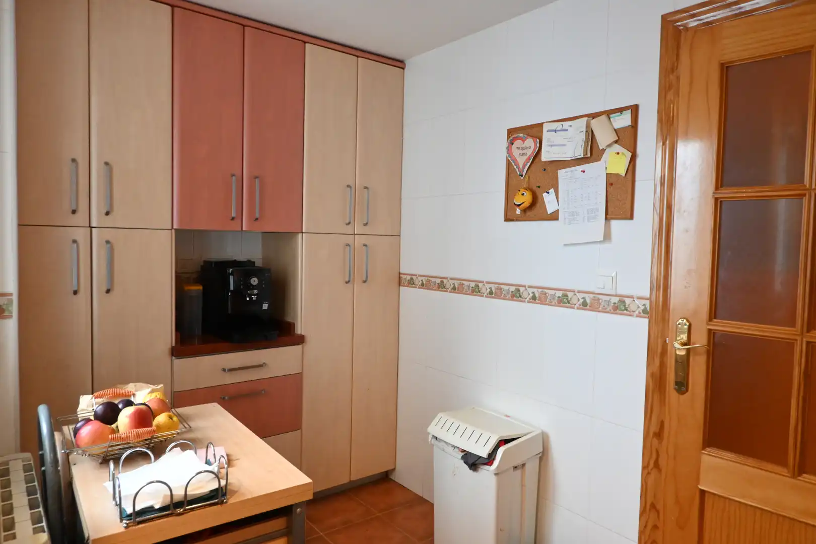 Küche von Wohnung zum Verkauf in Las Gabias mit Klimaanlage, Abstellraum und Möbliert