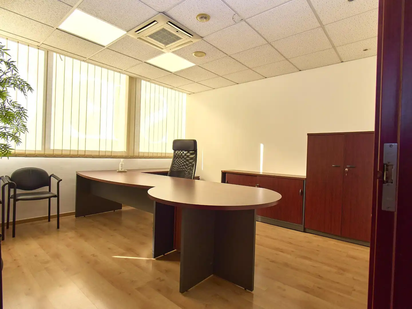 Oficina en venta en Barcelona con Aire acondicionado, Calefacción y Amueblado
