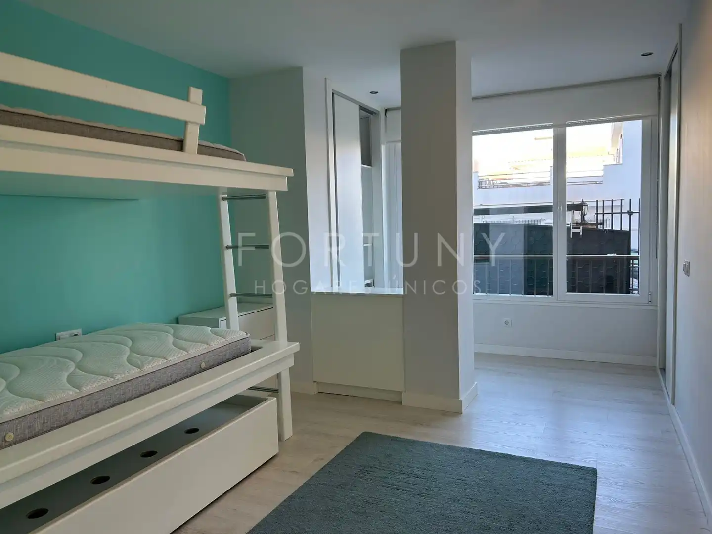 Habitación de Piso en venta en Málaga con Aire acondicionado, Terraza y Trastero