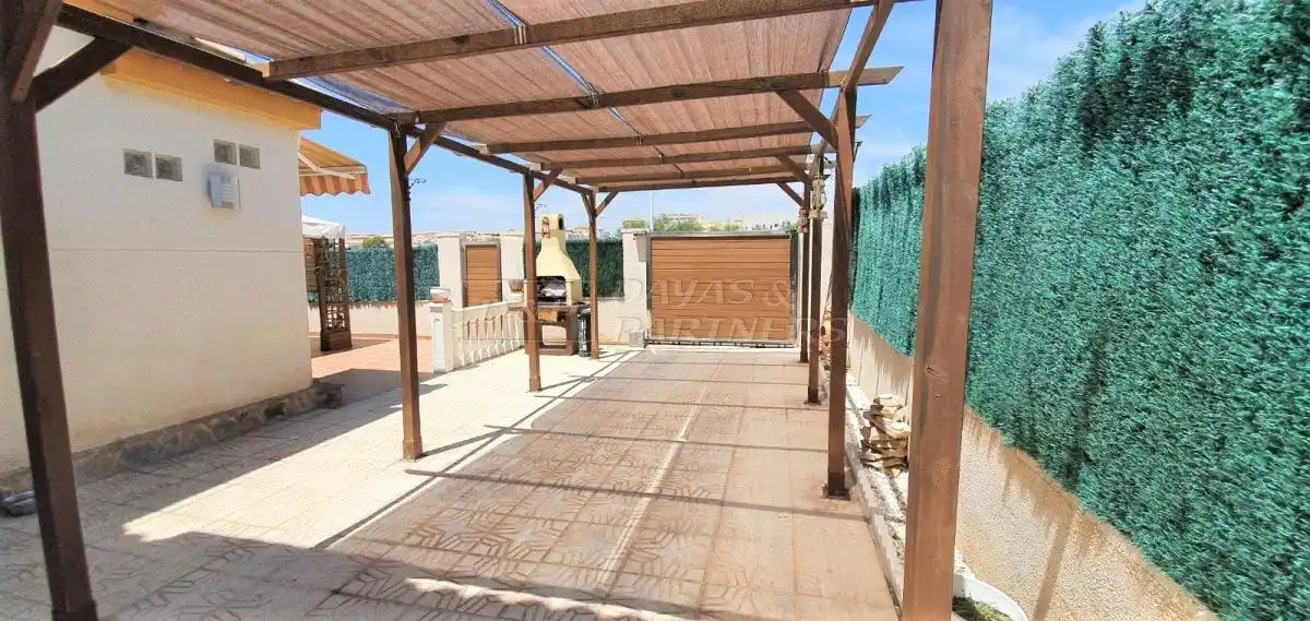 Terrassa de Casa o xalet en venda en Torrevieja amb Aire condicionat, Calefacció i Jardí privat