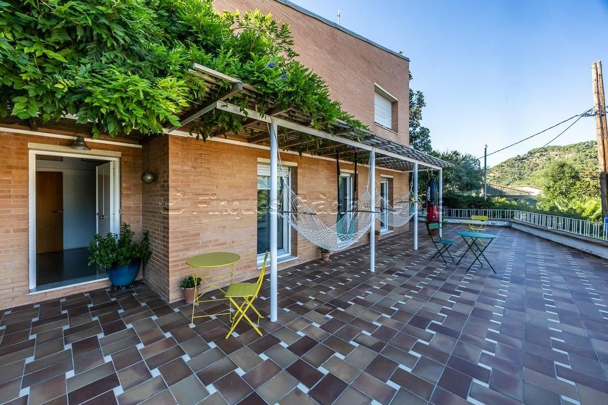 Jardín de Casa o chalet en venta en Castellar del Vallès con Calefacción, Jardín privado y Terraza