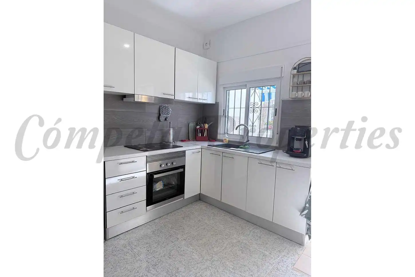 Kitchen of Study for sale in Nerja  with Air Conditioner, Terrace and Furnished