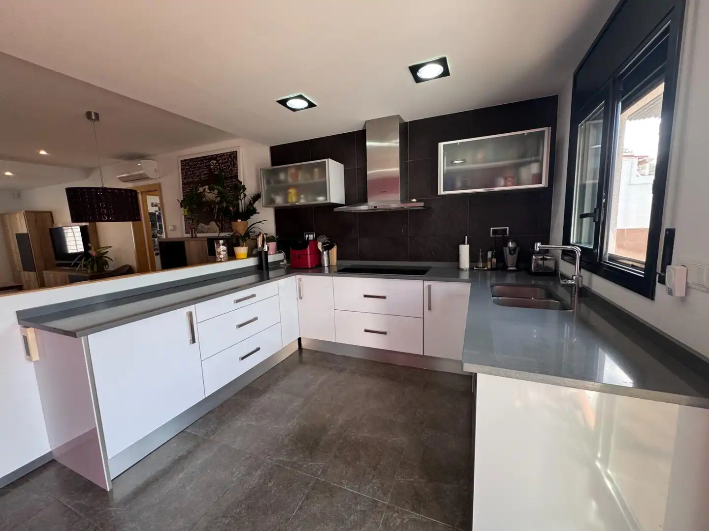 Cocina de Casa adosada en venta en Blanes con Aire acondicionado, Calefacción y Jardín privado