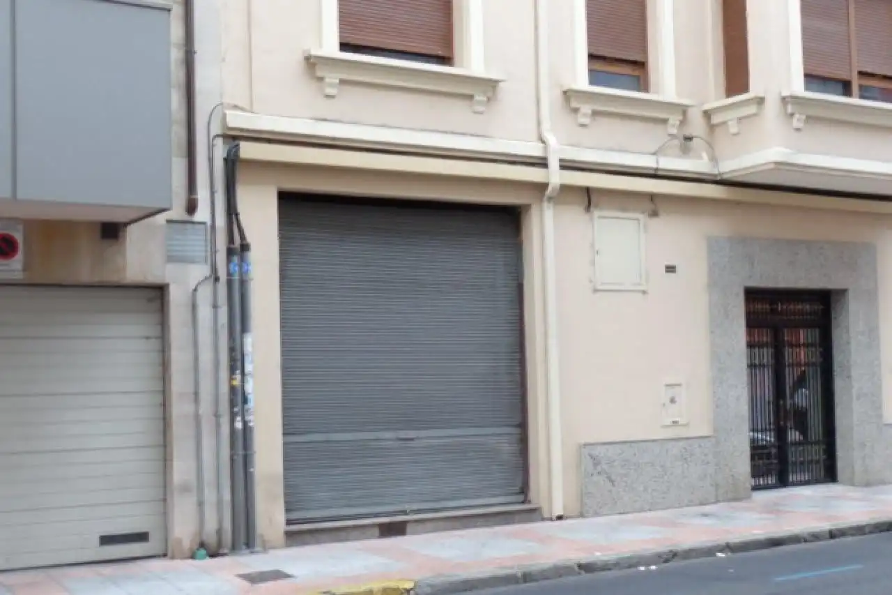 Local comercial en venda a Calle Bernardo Del Carpio 1 24004 Leon, imagen 2