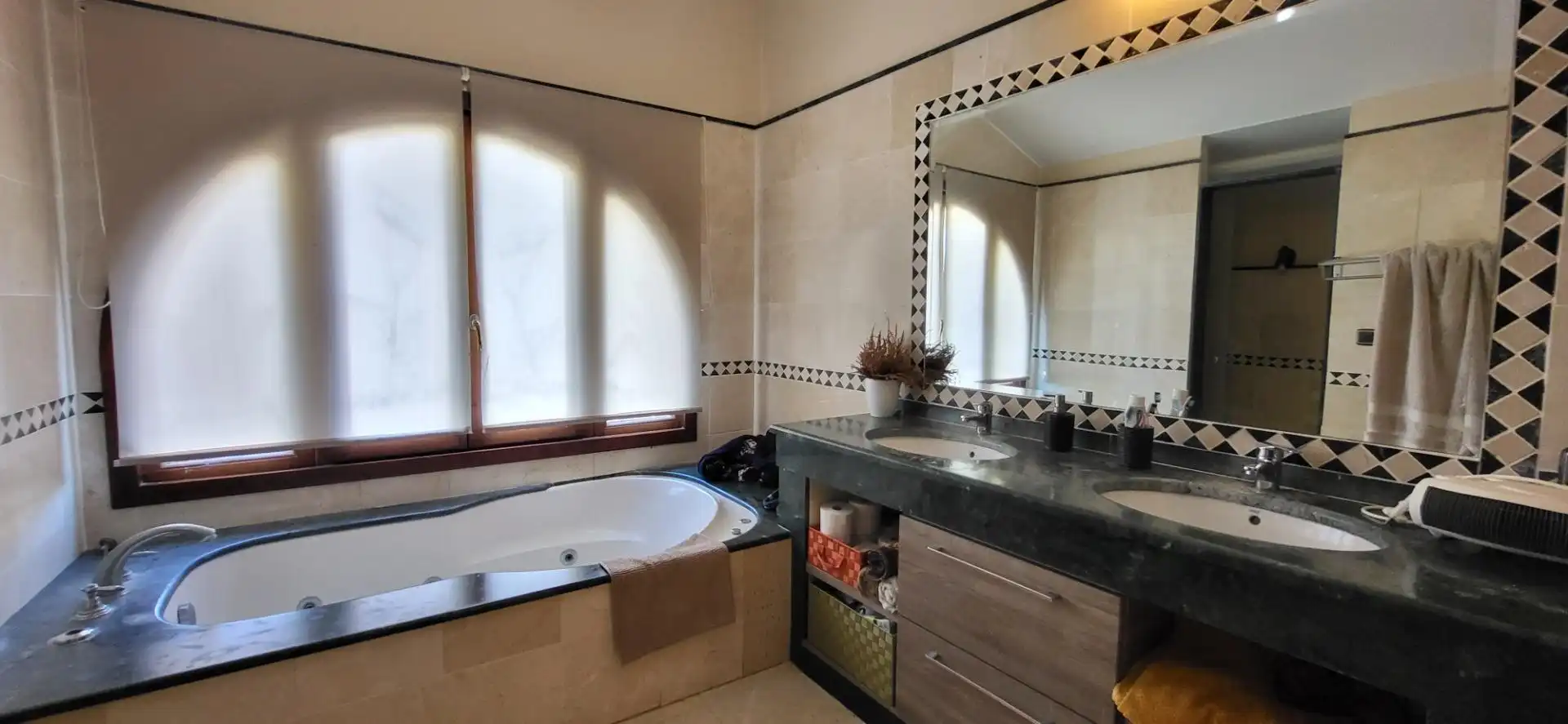 Baño de Casa o chalet en venta en Marbella con Jardín privado, Terraza y Trastero