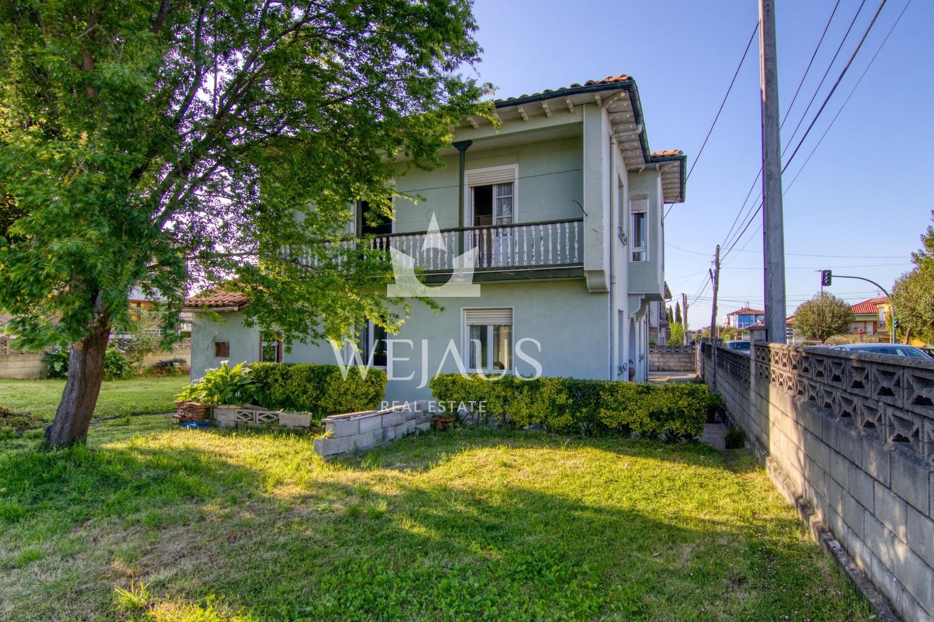 Exterior view of House or chalet for sale in Torrelavega   with Private garden, Terrace and Storage room