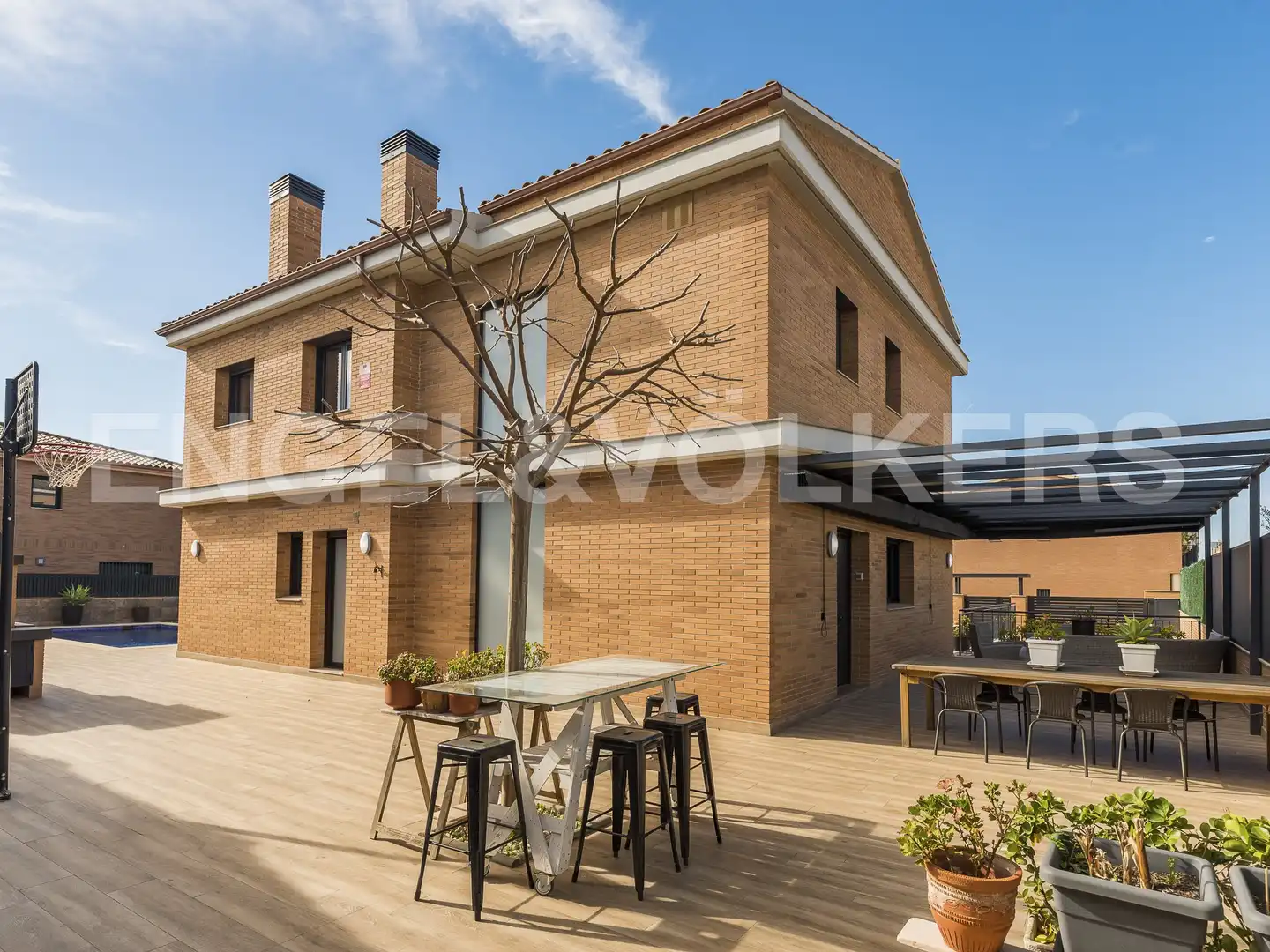 Vista exterior de Casa o xalet en venda en Vilassar de Mar amb Aire condicionat, Calefacció i Jardí privat