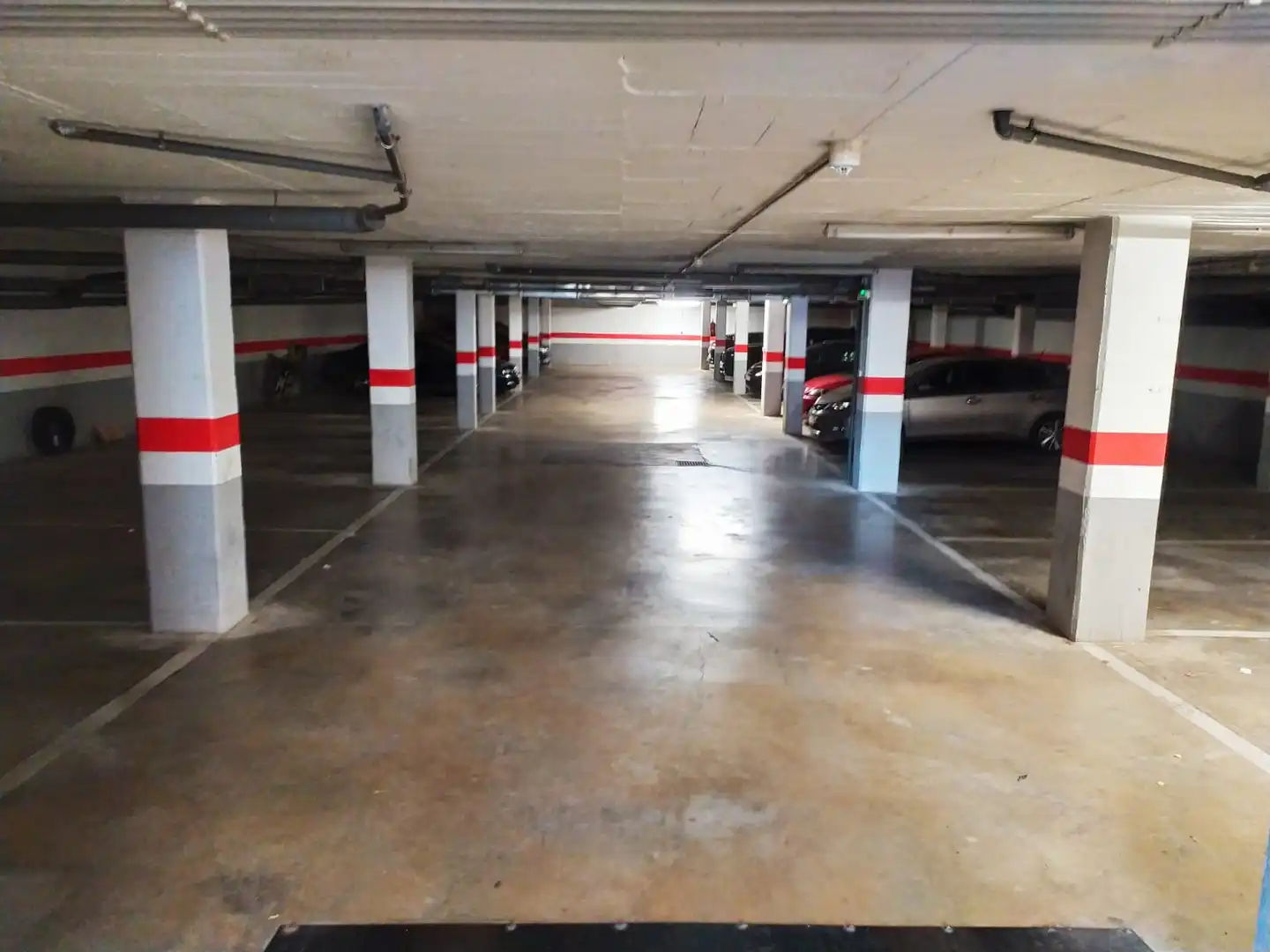 Parking of Garage for sale in Salt