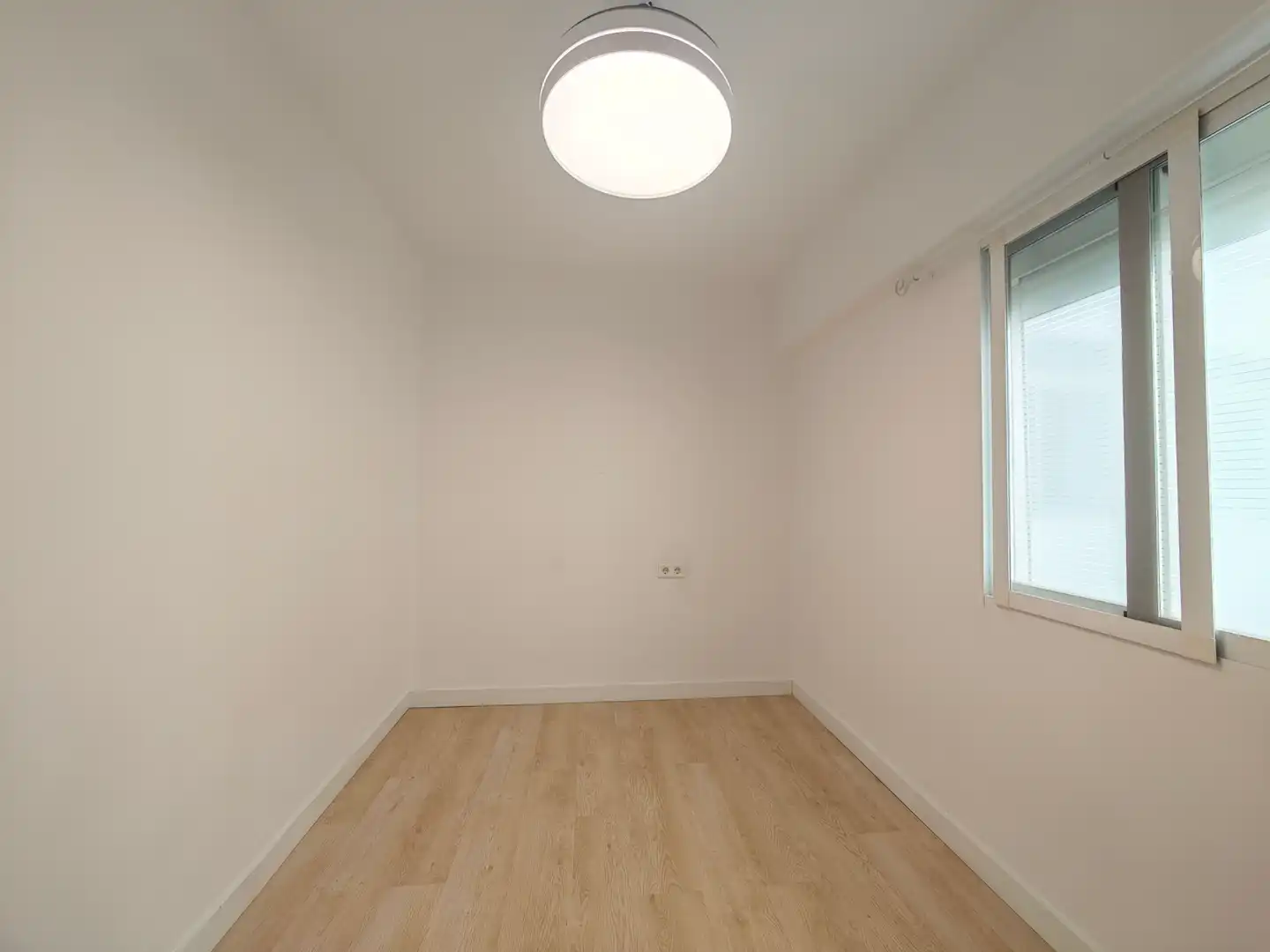 Habitación de Piso en venta en Manises con Aire acondicionado, Horno y Balcón