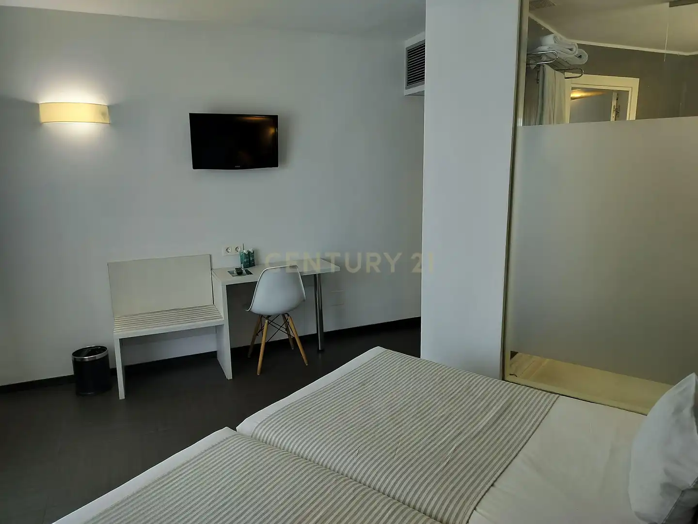 Bedroom of Study for sale in Fuengirola  with Air Conditioner and TV