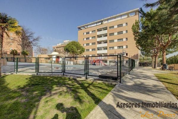 Exterior view of Attic for sale in  Madrid Capital  with Air Conditioner, Heating and Terrace