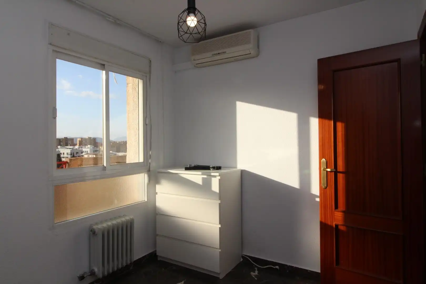 Habitación de Piso de alquiler en Granada con Aire acondicionado, Calefacción y Terraza
