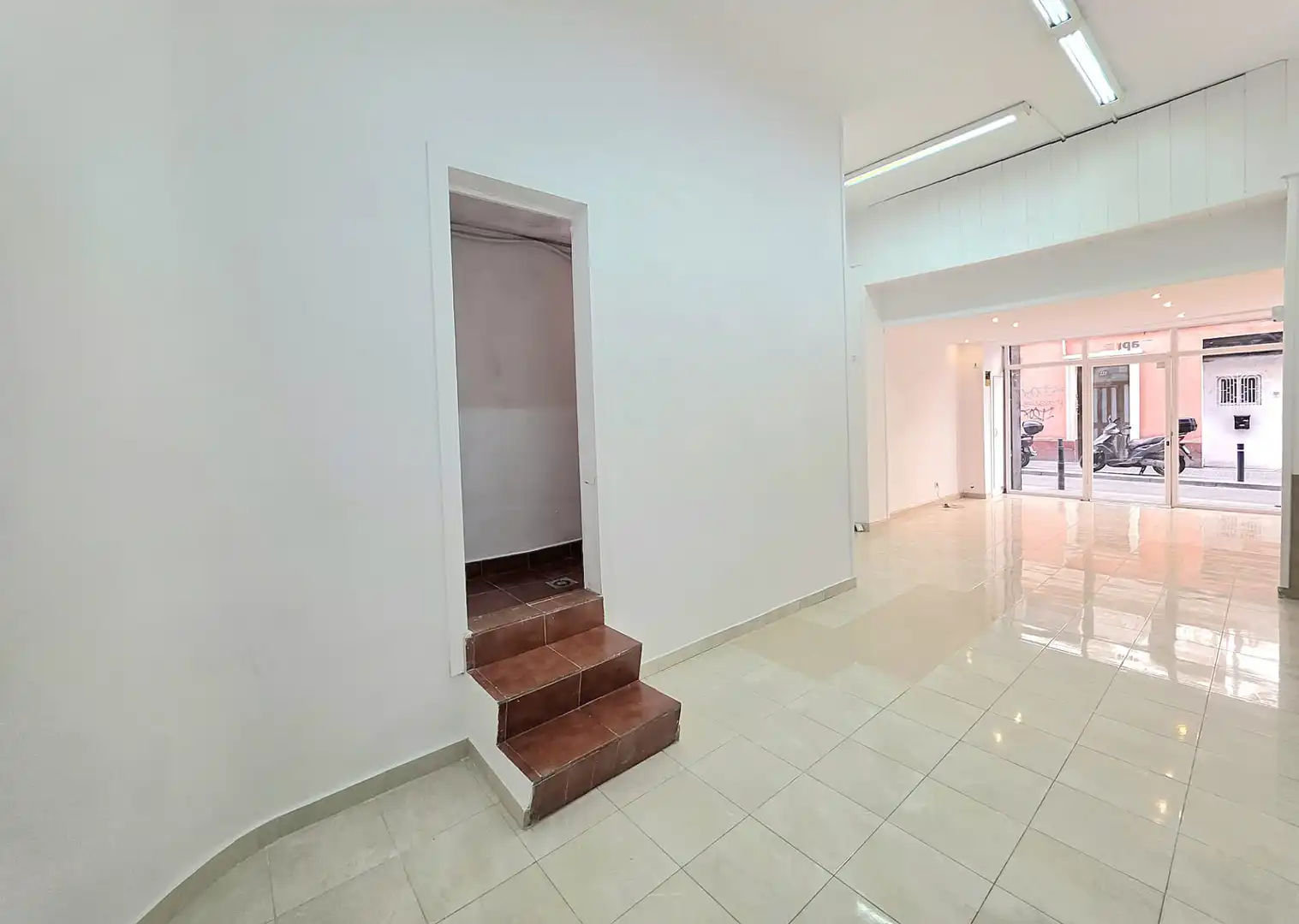 Loft zum Verkauf in L'Hospitalet de Llobregat mit Klimaanlage, Terrasse und Abstellraum
