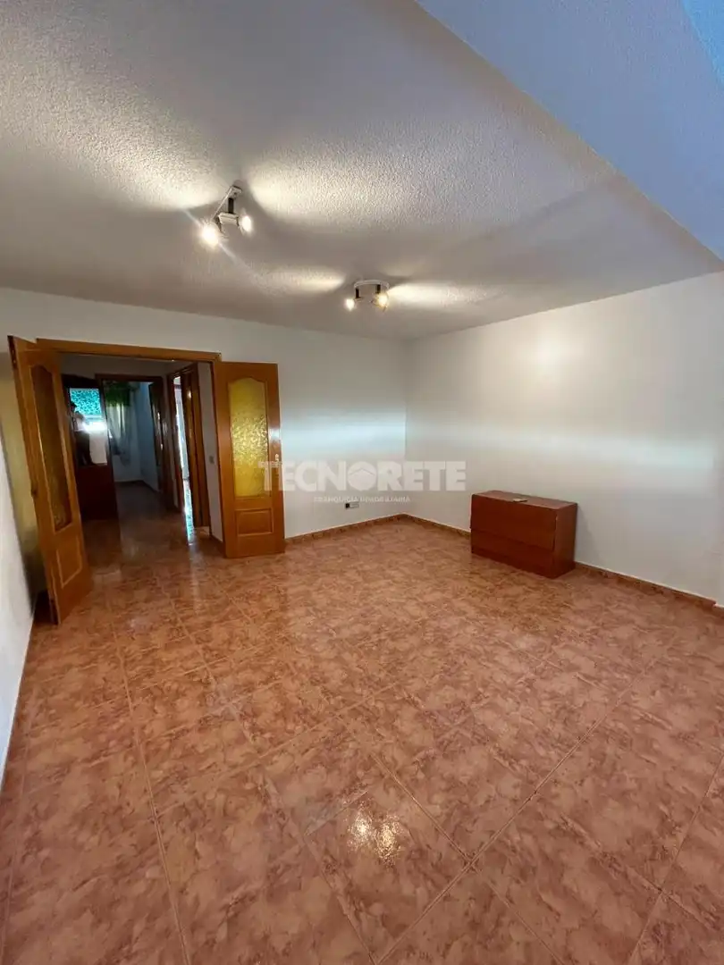 Habitación de Piso en venta en Madrid con Aire acondicionado y Balcón