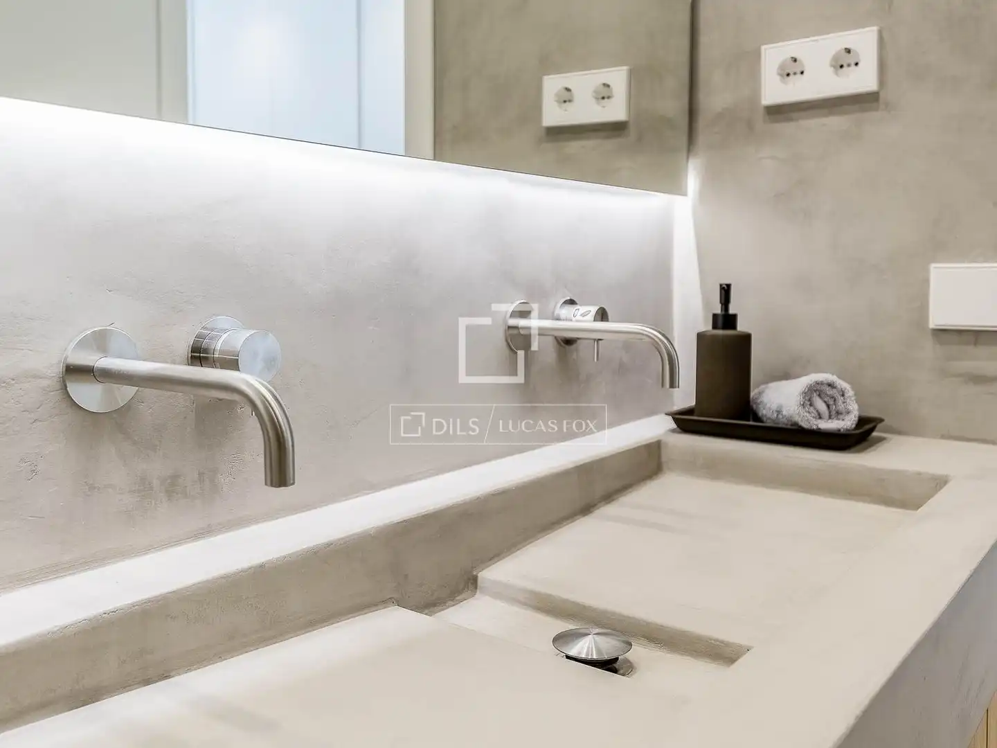 Badezimmer von Wohnung zum Verkauf in Barcelona mit Klimaanlage, Heizung und Privatgarten