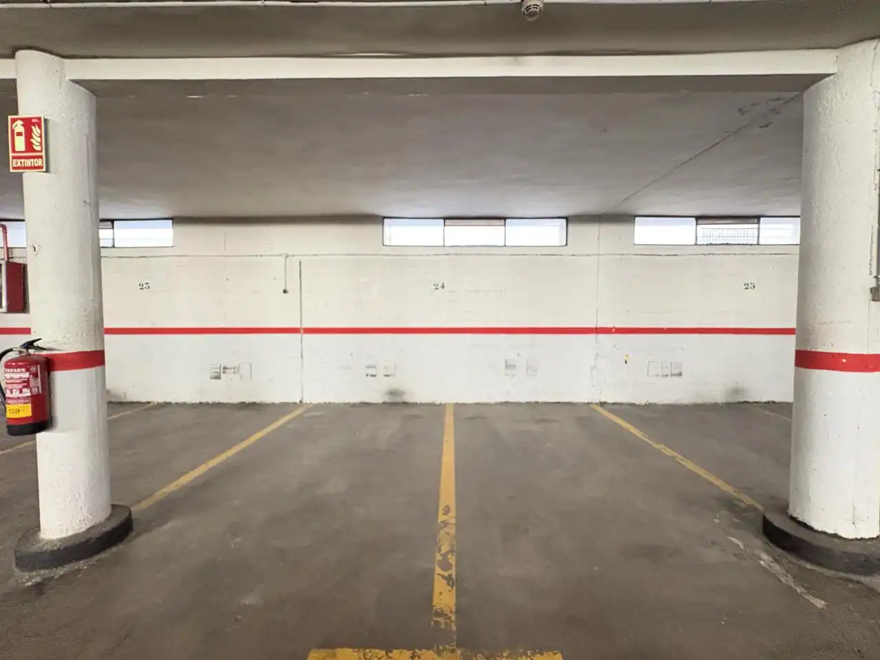 Parking of Flat for rent in Madrid  with Heating, Terrace and Furnished
