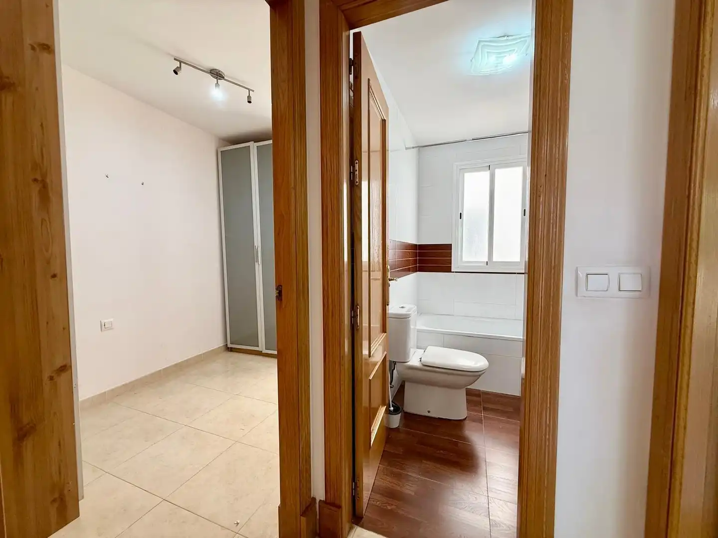 Badezimmer von Wohnung zum Verkauf in Roquetas de Mar mit Alarm