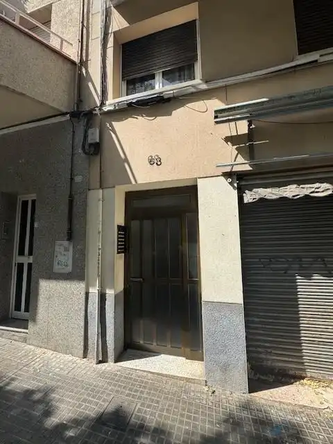 Vista exterior de Piso en venta en Santa Coloma de Gramenet