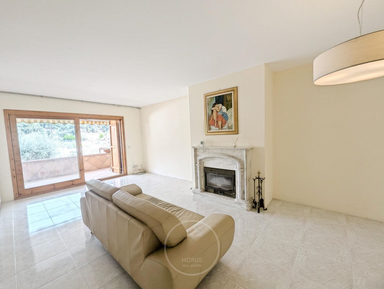 Wohnzimmer von Einfamilien-Reihenhaus zum Verkauf in Arenys de Mar mit Heizung, Privatgarten und Terrasse