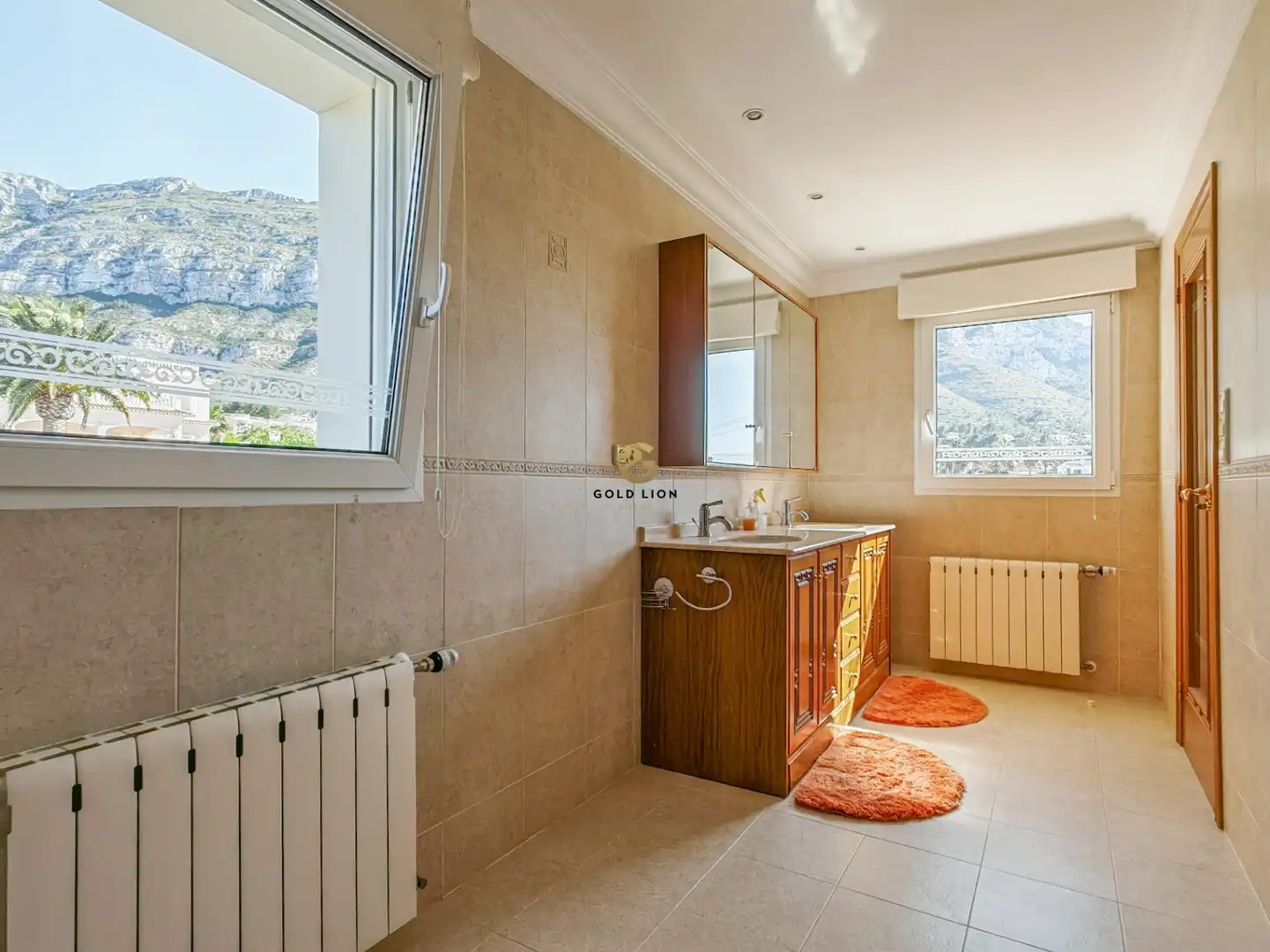 Bathroom of Houses for sale in Dénia  with Air Conditioner, Heating and Private garden