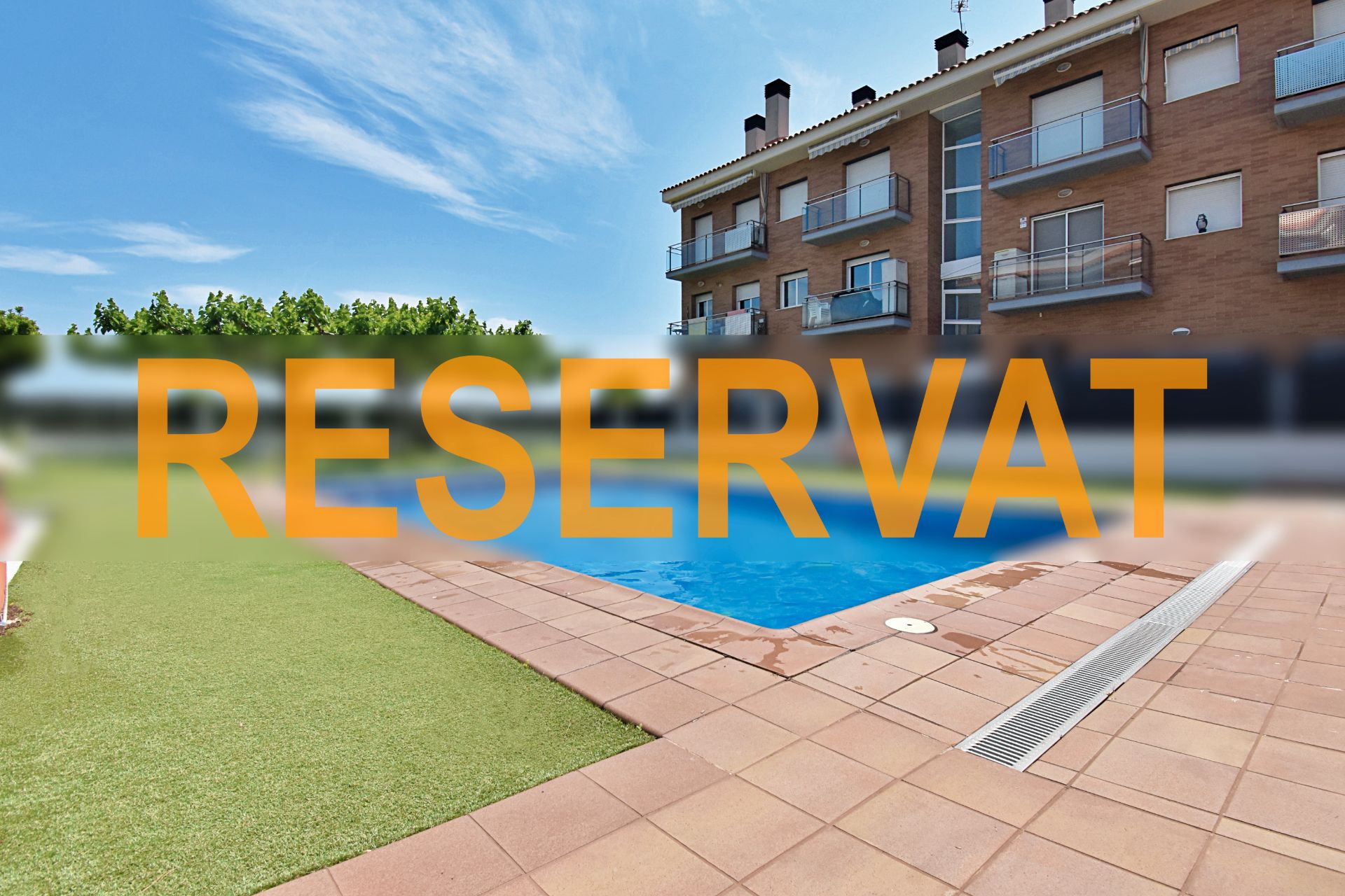 Swimming pool of Planta baja for sale in Pineda de Mar  with Air Conditioner, Heating and Private garden