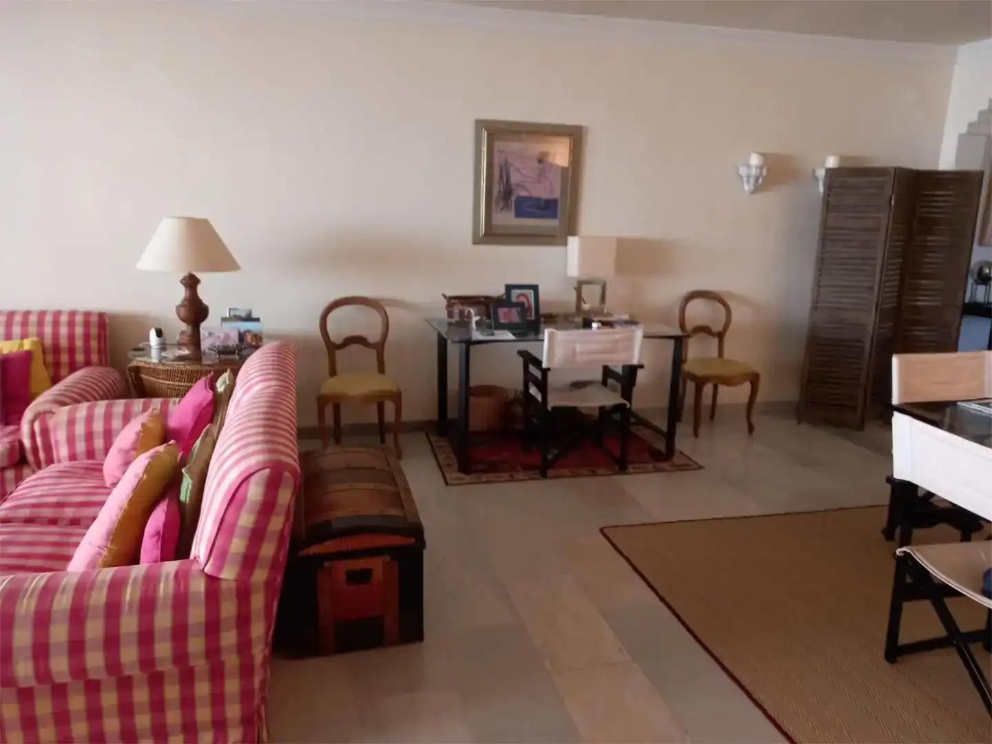 Sala d'estar de Pis en venda en Estepona amb Aire condicionat, Jardí privat i Piscina