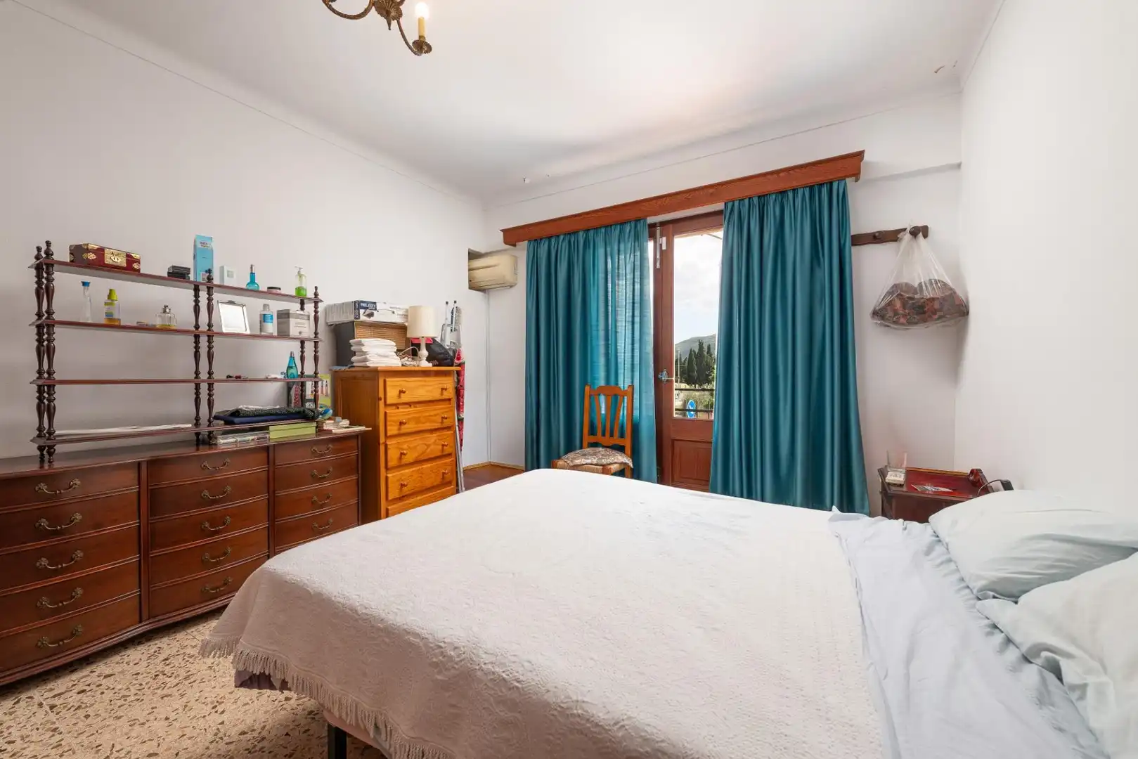 Schlafzimmer von Haus oder Chalet zum Verkauf in Alcúdia mit Klimaanlage, Heizung und Privatgarten
