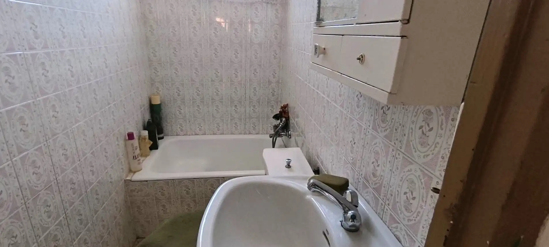 Bany de Casa o xalet en venda en Entrena amb Jardí privat i Traster