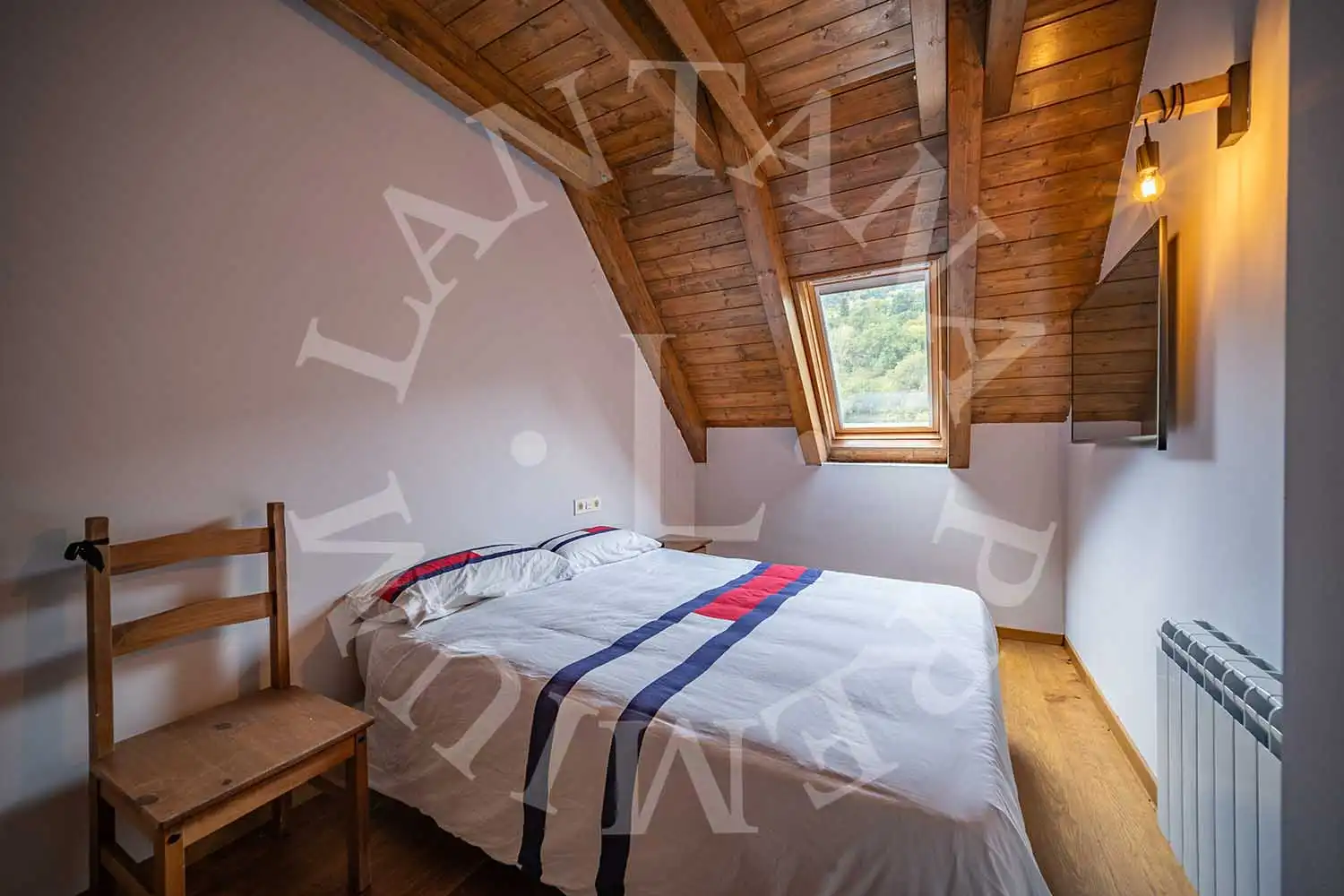 Schlafzimmer von Einfamilien-Reihenhaus zum Verkauf in Vielha e Mijaran mit Heizung, Privatgarten und Parkett