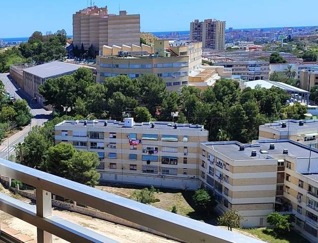 Piso en Venta en Calle Cronista Vicente Martínez en Juan XXIII