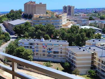 Piso con balcón en venta en Calle Cronista Vicente Martínez