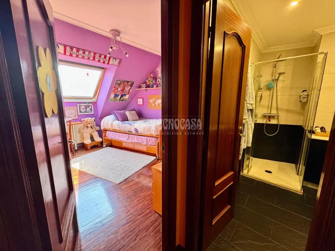 Habitación de Piso en venta en El Astillero   con Calefacción, Parquet y Terraza