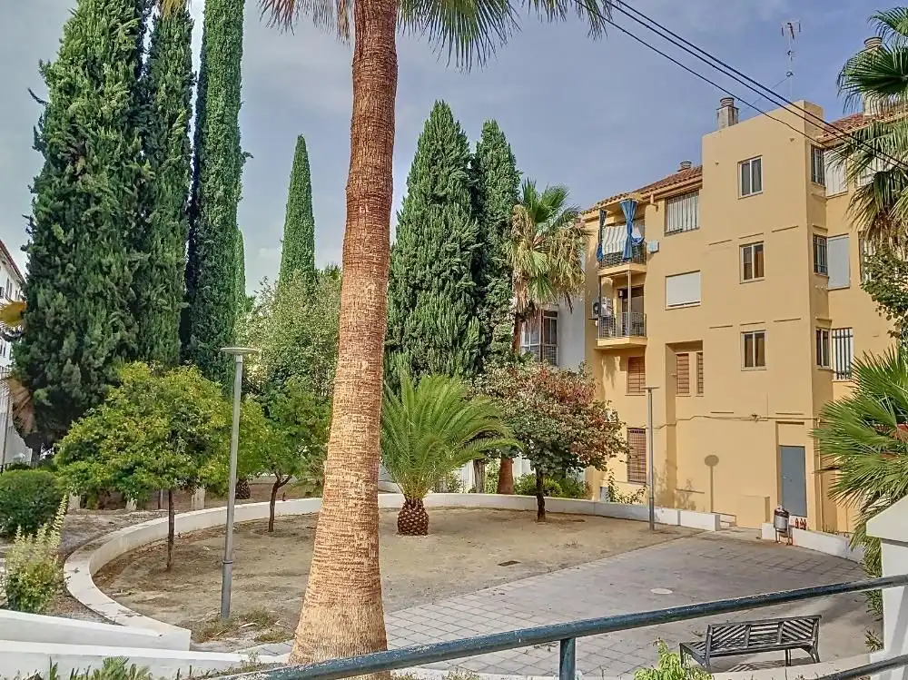 Vista exterior de Piso en venta en Lucena