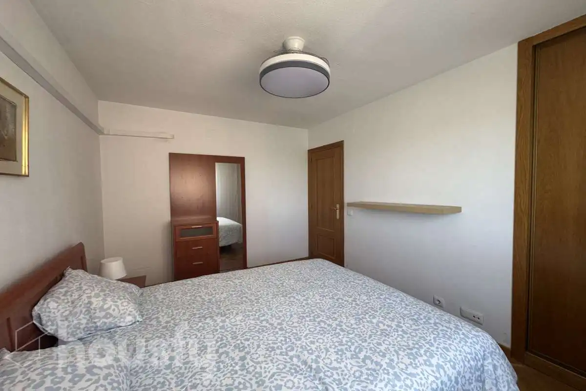 Habitación de Piso de alquiler en Madrid con Trastero y Amueblado