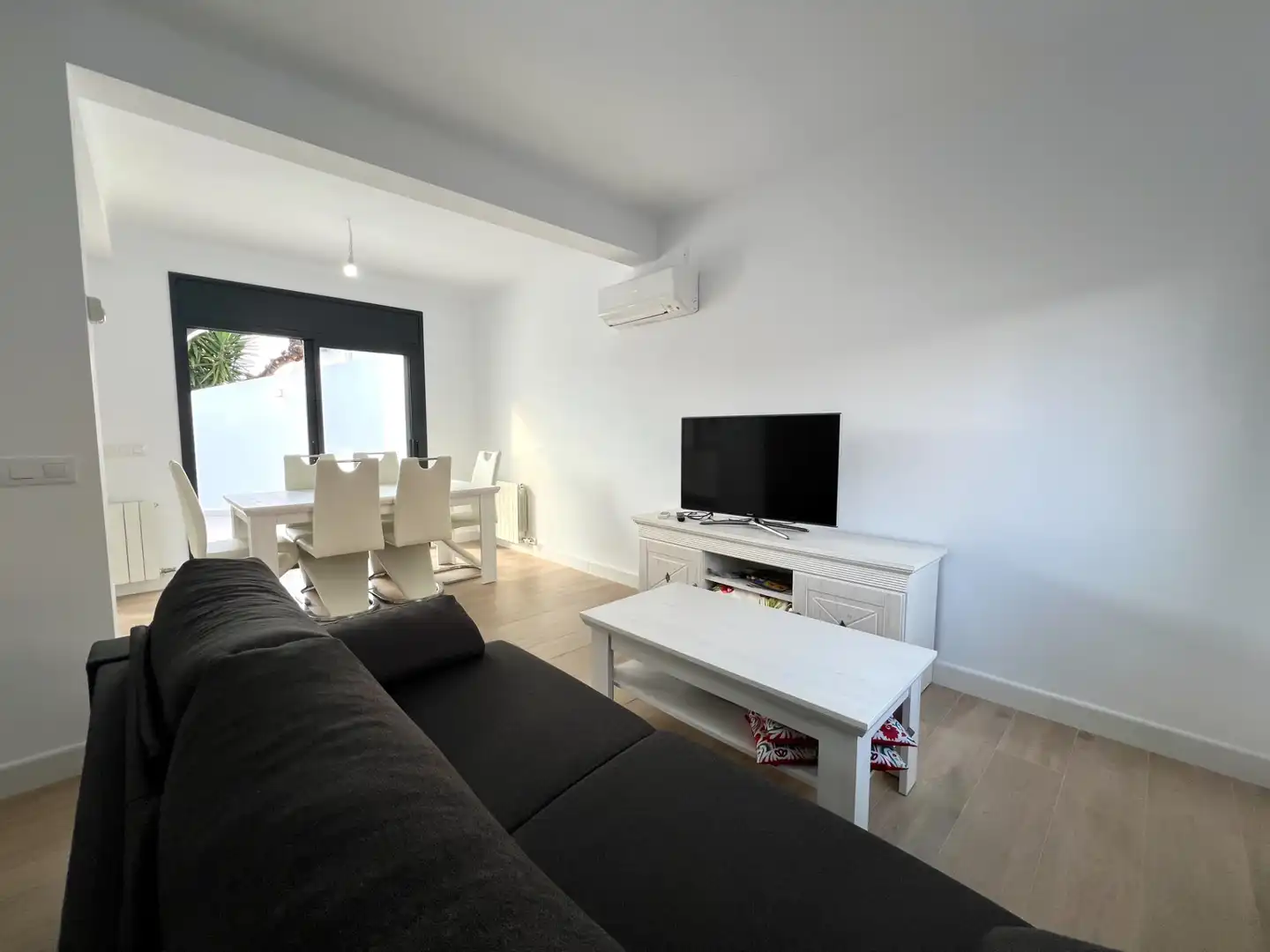 Living room of Detached homes for sale in Sant Feliu de Guíxols  with Air Conditioner, Heating and Parquet flooring