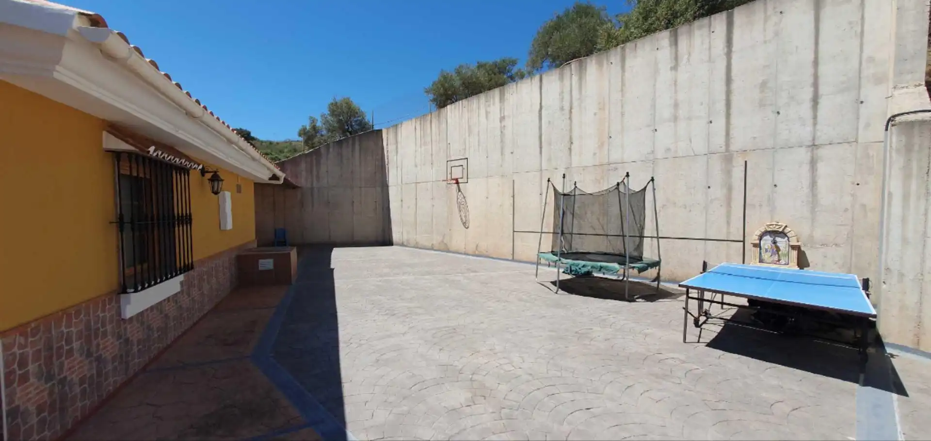 Vista exterior de Finca rústica en venda en Málaga amb Aire condicionat, Calefacció i Jardí privat