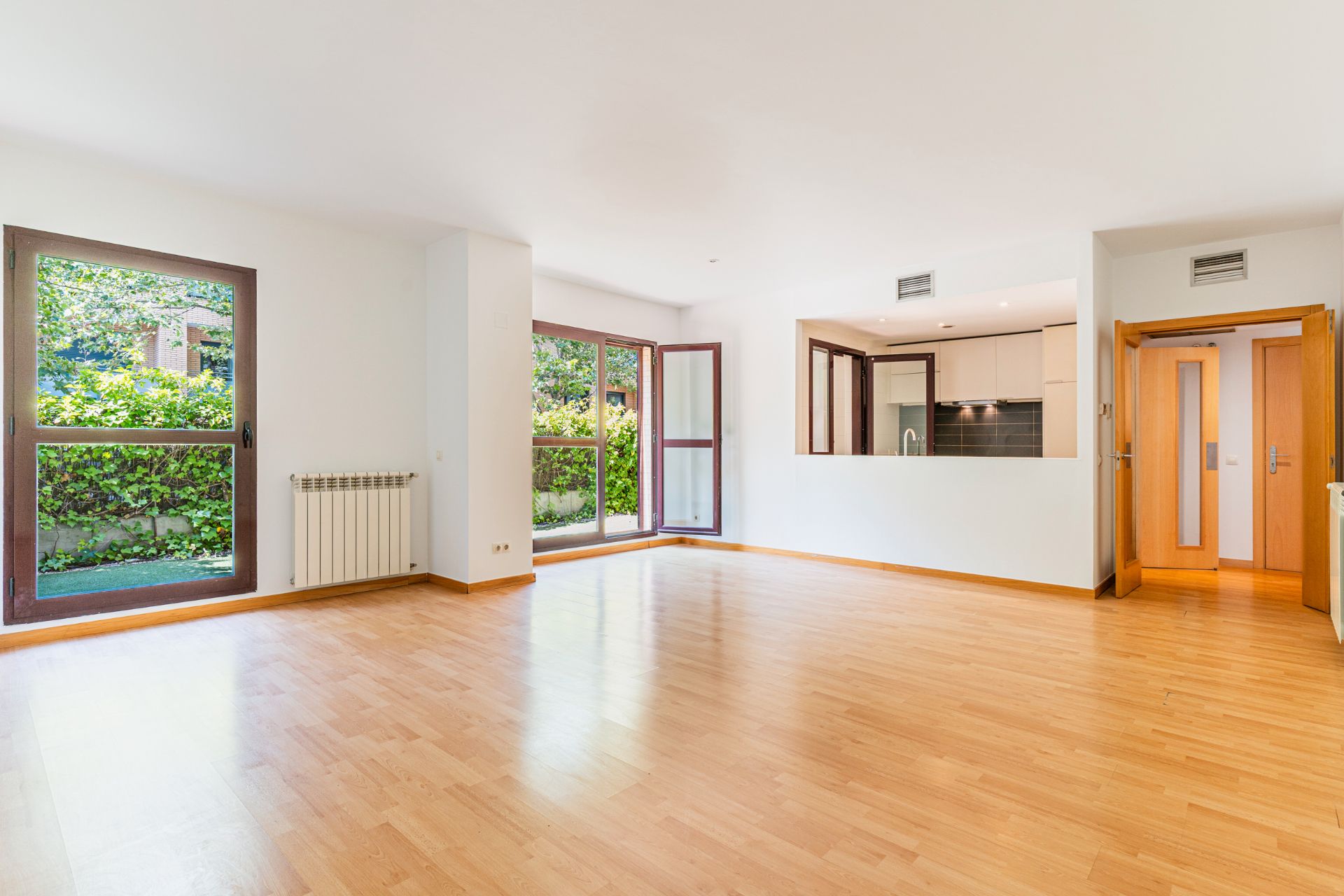Sala d'estar de Pis en venda en Las Rozas de Madrid amb Aire condicionat, Calefacció i Jardí privat