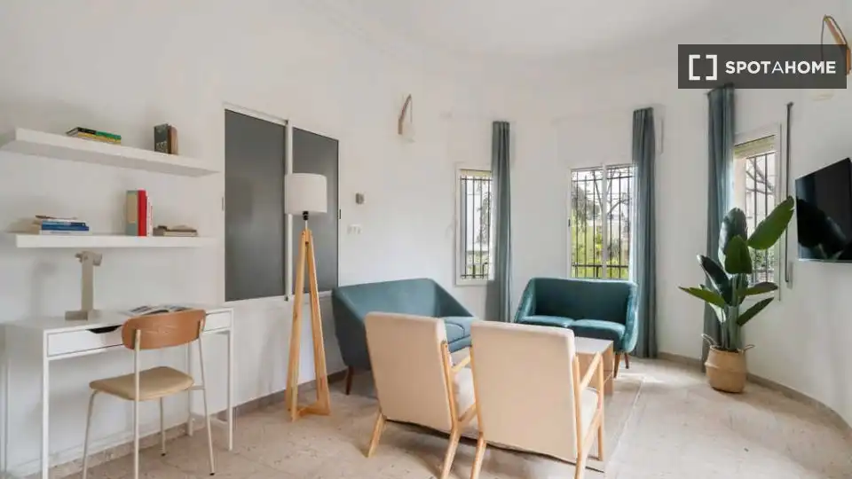 Sala de estar de Piso para compartir en Madrid con Aire acondicionado, Terraza y Amueblado