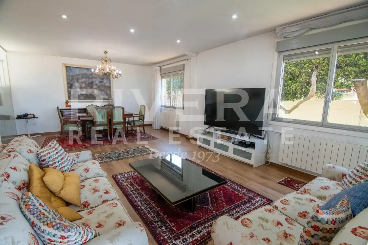 Sala d'estar de Casa o xalet en venda en Redondela amb Calefacció i Jardí privat