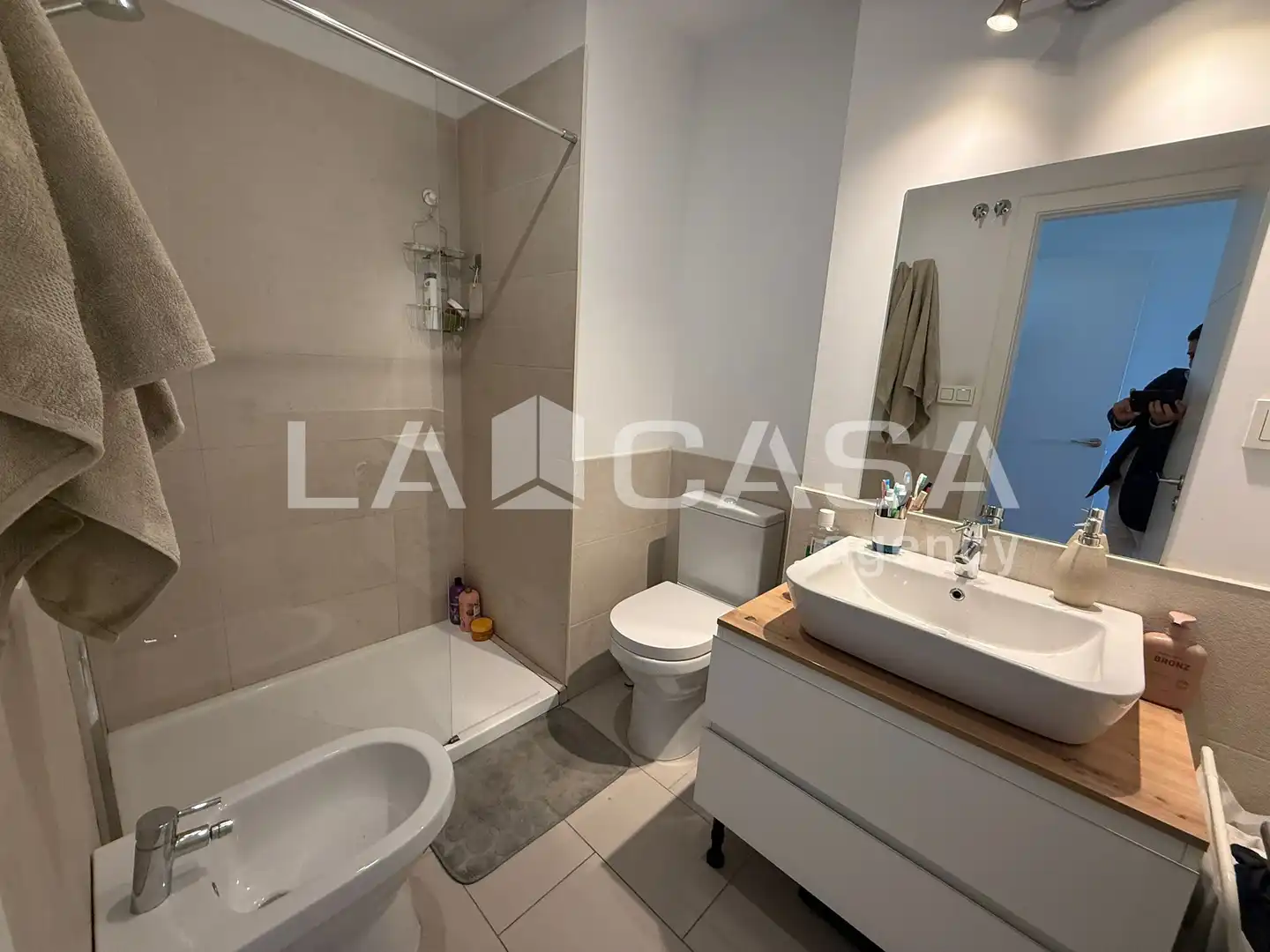Piso en venta en Entrenúcleos