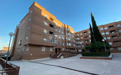 Exterior view of Flat for sale in Valdemoro  with Air Conditioner, Heating and Private garden