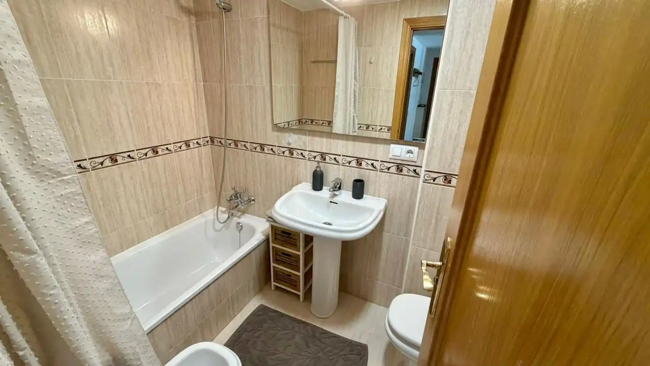 Bathroom of Apartments for rent in Villajoyosa / La Vila Joiosa  with Heating