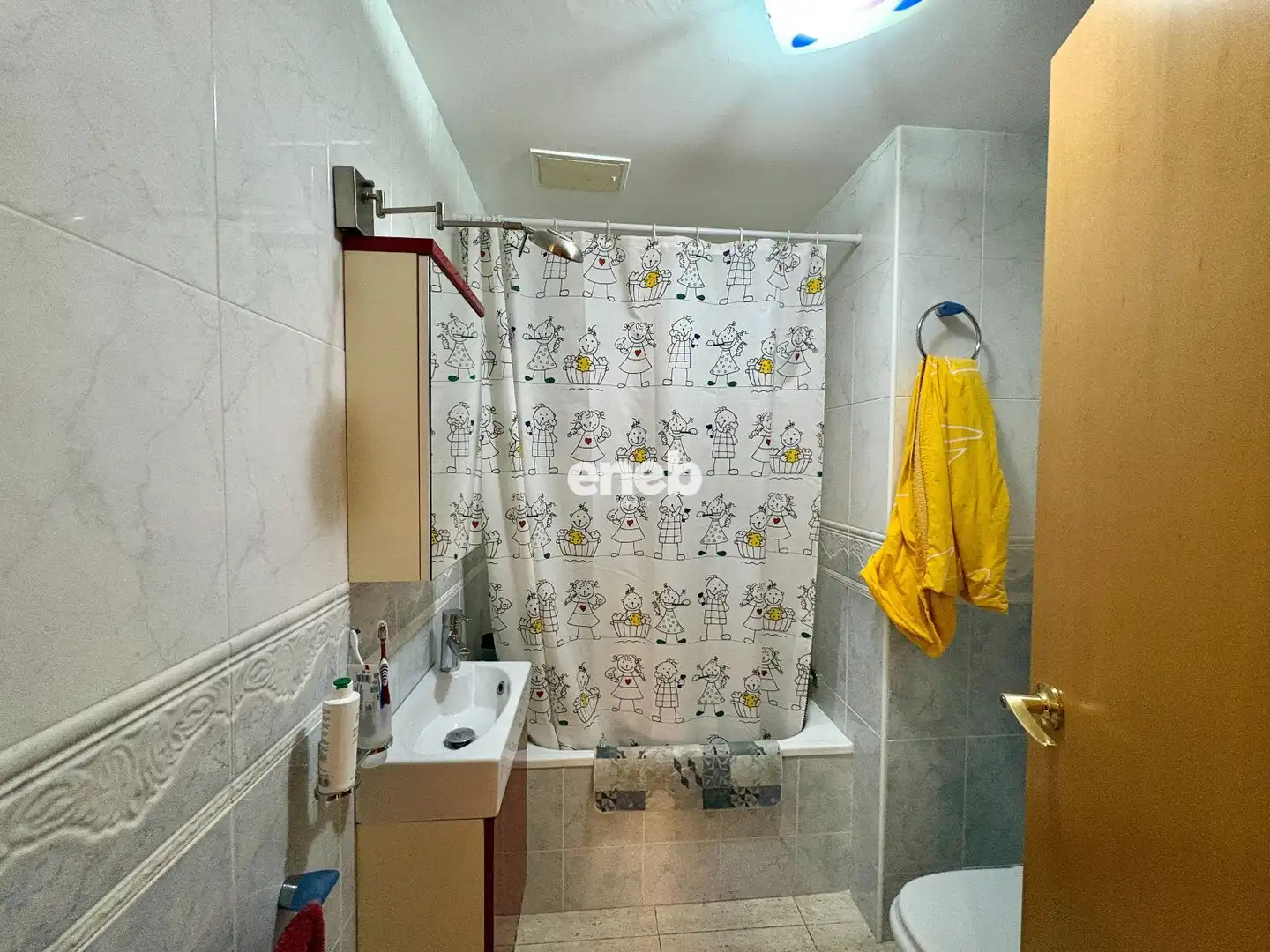 Baño de Piso de alquiler en Benicarló con Aire acondicionado, Calefacción y Piscina