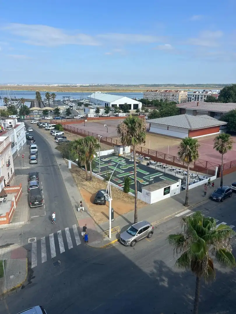 Aparcament de Pis en venda en Isla Cristina amb Jardí privat, Terrassa i Traster