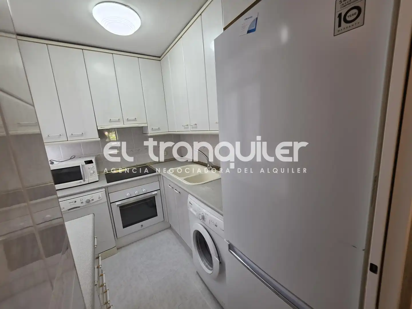 Kitchen of Flat for rent in Madrid  with Air Conditioner, Parquet flooring and Terrace