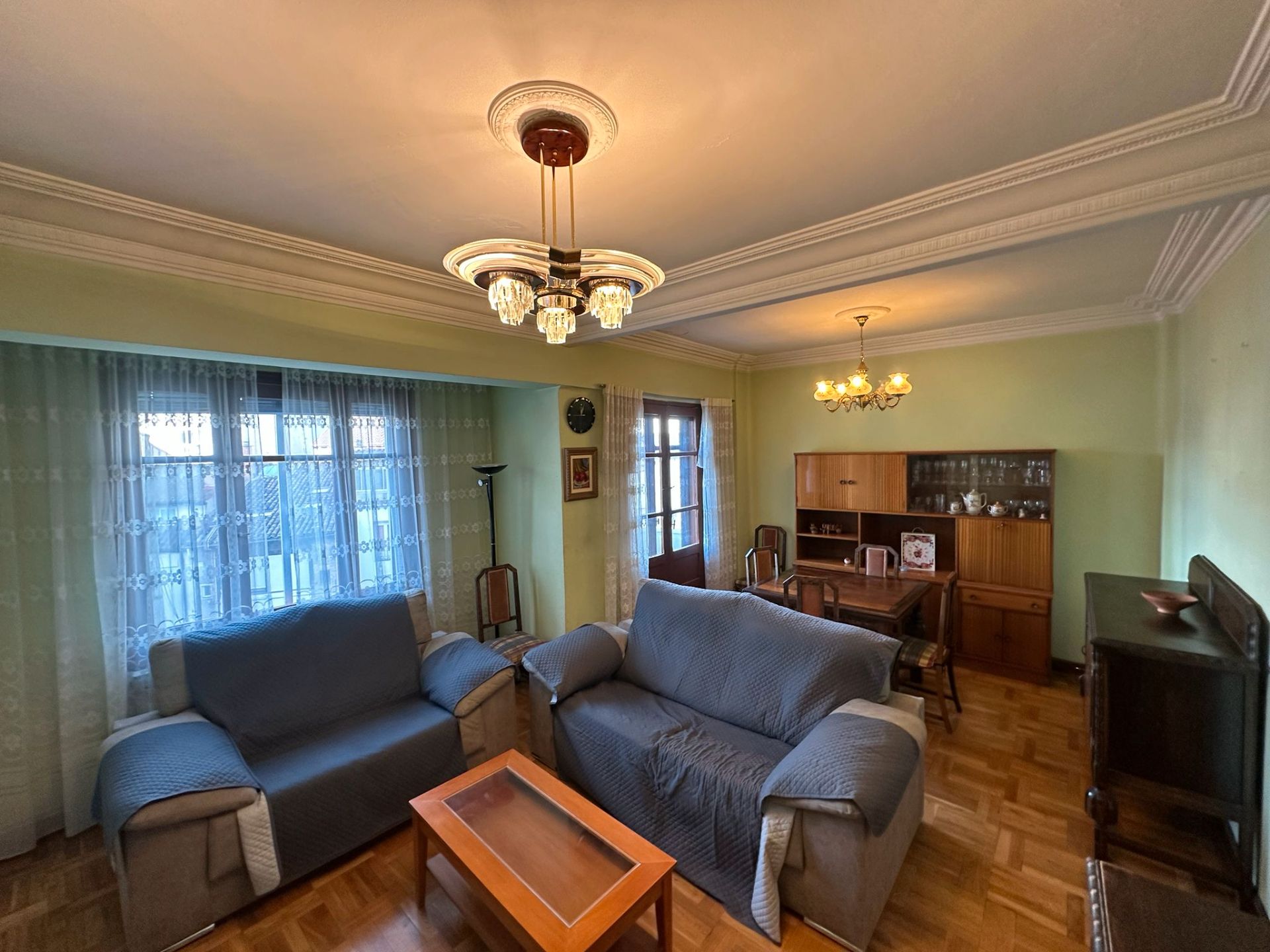 Sala d'estar de Pis en venda en Burgos Capital amb Calefacció, Traster i Balcó