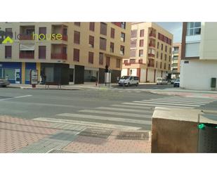 Vista exterior de Local en venda en Lorca