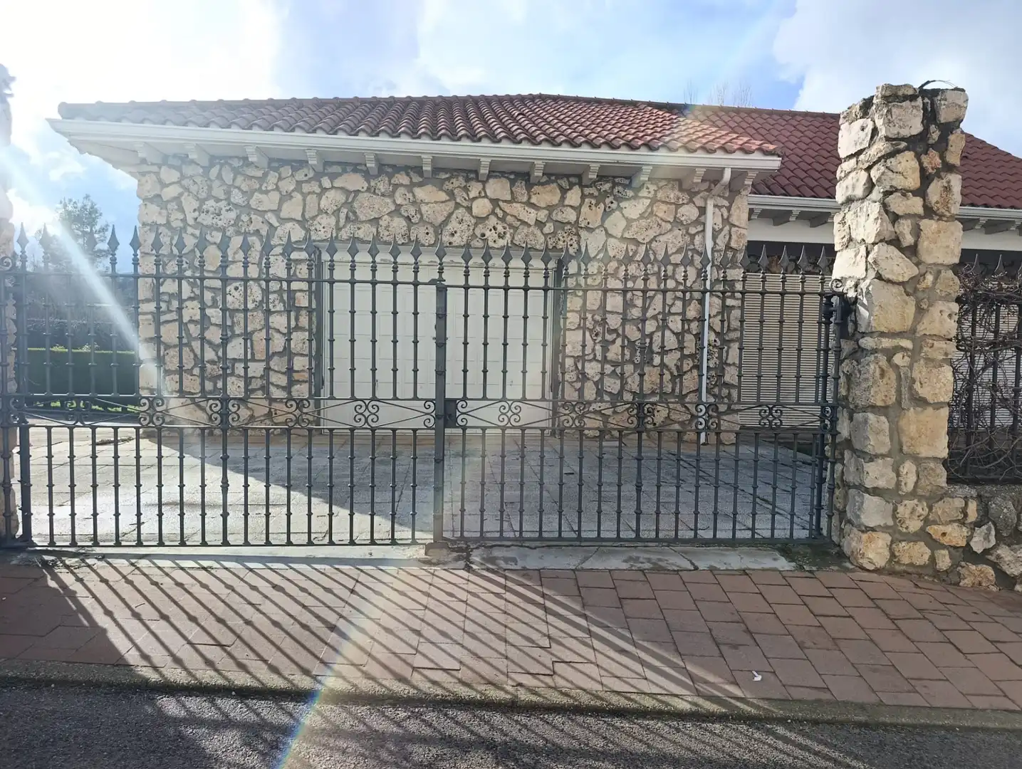 Exterior view of Houses for sale in Buendía  with Air Conditioner, Heating and Private garden