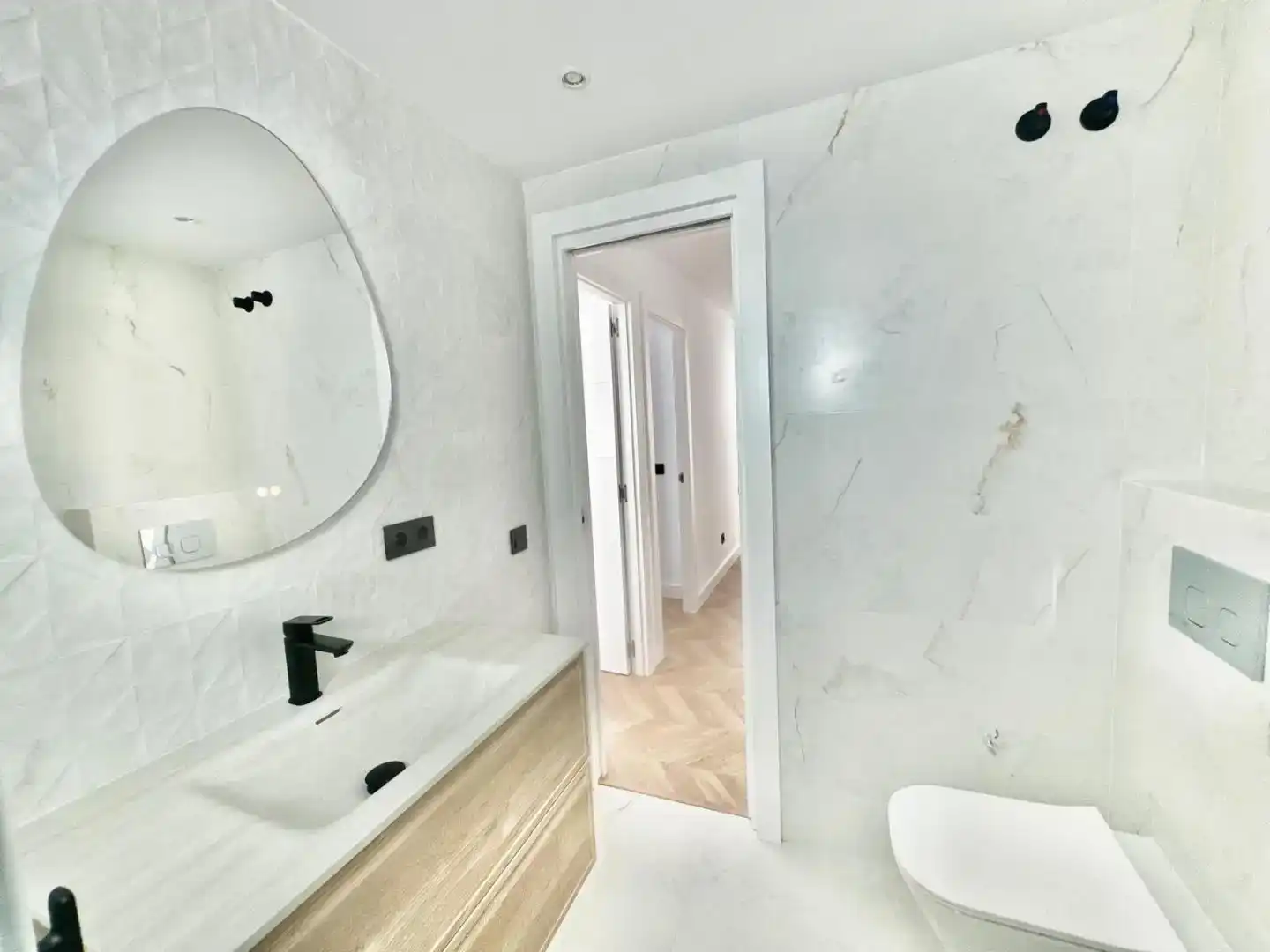 Baño de Piso en venta en Marbella con Aire acondicionado